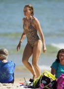 Наоми Уоттс (Naomi Watts) wearing a swimsuit at a beach in Australia,16.12.13 (72xHQ) A2a9e2296579928