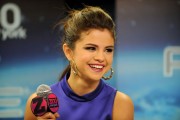 Селена Гомес (Selena Gomez) Z100’s Jingle Ball 2013 at Madison Square Garden in New York City - 13.12.13 - 94xHQ D96056296581015