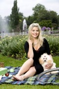 Holly Willoughby 095262297095059