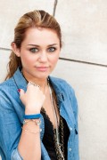 Майли Сайрус (Miley Cyrus) C. S. Portrait Session in New York City - June 18, 2010 - 28xHQ 6f9923298882628