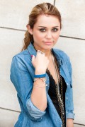 Майли Сайрус (Miley Cyrus) C. S. Portrait Session in New York City - June 18, 2010 - 28xHQ Bf150c298882607