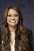 Майли Сайрус (Miley Cyrus) The Last Song press conference portraits by Munawar Hosain (Santa Monica, March 13, 2010) (130xHQ) D2cc79299038953