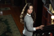 Мерритт Паттерсон (Merritt Patterson) промо фото Ravenswood (2013) (3xHQ) E2e69e299048724