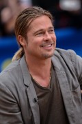 Брэд Питт (Brad Pitt) Appears on Good Morning America Show at ABC Studios in Times Square in NYC (June 17, 2013) - 34xHQ 67d21d299066267