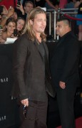 Брэд Питт (Brad Pitt) 'World War Z' New York Premiere, Duffy Square in Times Square (June 17, 2013) - 206xHQ C392d8299073359
