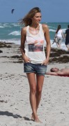 Эммануэла де Паула, Джессика Харт (Jessica Hart, Emanuela de Paula) Bikini Photoshoot on the Beach in Miami - 06.12.2013 -  285 HQ 3f4633301851837