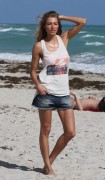 Эммануэла де Паула, Джессика Харт (Jessica Hart, Emanuela de Paula) Bikini Photoshoot on the Beach in Miami - 06.12.2013 -  285 HQ 52b68b301851921