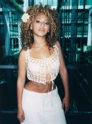 Бейонсе (Beyonce) Marco Dos Santos Photoshoot 2002 - 12xHQ Dca86b303681007