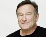 Робин Уильямс (Robin Williams) World's Greatest Dad - Photocall, Los Angeles, 2009 (33xHQ) 1f8155305516032