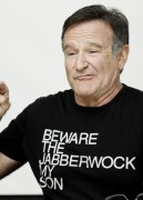 Робин Уильямс (Robin Williams) World's Greatest Dad - Photocall, Los Angeles, 2009 (33xHQ) Cf8e66305516311
