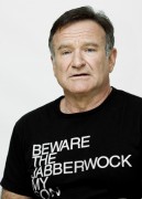 Робин Уильямс (Robin Williams) World's Greatest Dad - Photocall, Los Angeles, 2009 (33xHQ) E412f8305516529