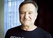 Робин Уильямс (Robin Williams) World's Greatest Dad - Photocall, Los Angeles, 2009 (33xHQ) E60c9b305516292