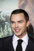 Николас Холт (Nicholas Hoult) Jack The Giant Slayer premiere held at TCL Chinese Theatre in Hollywood, 02.26.13 - 9xHQ 1ed498305538927