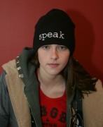 Кристен Стюарт (Kristen Stewart) Sundance Film Festival premiere 'Speak' at Prospector in Park City, 2004-01-20 (16xHQ) 246194305544406