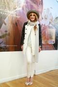 Белла Торн (Bella Thorne) Visits the Marc Jacobs Daisy Tweet Shop (New York, February 07, 2014) (37xHQ) Ed1a86306961240