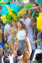 Дженнифер Лопез (Jennifer Lopez) Filming a FIFA World Cup Music Video in Ft. Lauderdale - 2/11/14 - 122 HQ D991c9307474087