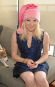 Меган Хилти (Megan Hilty) 2012-12-21 ready for Christmas while posing in New York City (12xHQ) Eadd17312861020