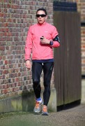 Мелани Чисхолм (Melanie Chisholm) jogging in North London - February 21, 2014 (16xHQ) 67af13323179972