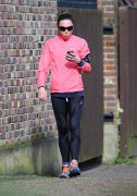 Мелани Чисхолм (Melanie Chisholm) jogging in North London - February 21, 2014 (16xHQ) F52ecf323179961