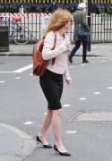 Джери Холливелл (Geri Halliwell) 2014-04-17 Heading to a church in London - 18xHQ Dd8d91324397590