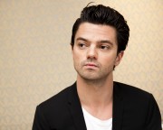 Доминик Купер (Dominic Cooper) The Devil's Double press conference (Los Angeles, July 24, 2011) C5d927325651503