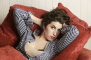 Эми Уайнхаус (Amy Winehouse) Unknown PS 2004 (16xHQ) Cf1513325799197