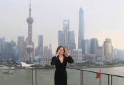 Анджелина Джоли (Angelina Jolie)   Photograph session for Maleficent in Shanghai, China on June 3, 2014 - 5xHQ 2dcb6e330880054