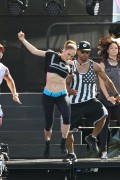 Дженнифер Лопез (Jennifer Lopez) Rehearsing for the IHeartRadio Pool Party in Miami Beach - June 28, 2014 - 91xUHQ 226a2d336189955