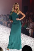 Кэндис Свейнпол (Candice Swanepoel) Liverpool Fashion Fest in Mexico City - 29 August 2012 (20xHQ) A33d7c337318829