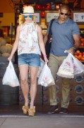 Бритни Спирс (Britney Spears) Out grocery shopping in Thousand Oaks, 10.07.2014 (59xHQ) 0f4ec3338625582