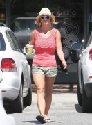 Бритни Спирс (Britney Spears) grabbing a coffee at Starbucks in Westlake Village, 22.07.2014 (19xHQ) Fe2d4b341434614