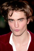 Роберт Паттинсон (Robert Pattinson) Harry Potter and the Goblet of Fire, Natural History Museum,06.11.05 - 5xHQ 85c003342630281