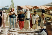 Астерикс и Обелиск: Миссия Клеопатра / Asterix & Obelix Mission Cleopatra (Жерар Депардье, Эдуард Баэр, Моника Беллуччи, 2002) D6416f342786164