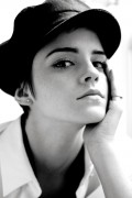 Эмма Уотсон (Emma Watson) Harry Crowder Photoshoot for Harper's Bazaar October 2011 - 4xHQ 913668344030020