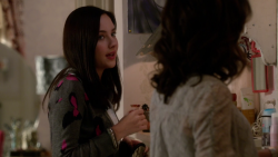 Haley Ramm, Gracie Dzienny - Chasing Life S01E08 Death becomes her