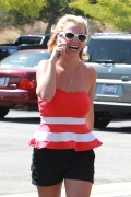 Бритни Спирс (Britney Spears) Starbucks in Thousand Oaks, 11.08.2014 - 79хHQ 7cd622347448970