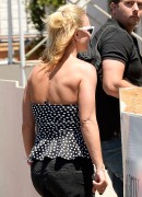 Бритни Спирс (Britney Spears) Out for some solo shopping in Westlake Village, 13.08.2014 - 117хHQ 86179c347449394