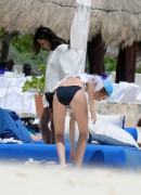Кара Делевинь и Мишель Родригес (Michelle Rodriguez, Cara Delevigne) at beach in Cancún, Mexico, 2014.03.28 (58xHQ) 337b8b349072317