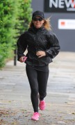 Джери Холливелл (Geri Halliwell) Seen out jogging in Hampstead, 26.08.2014 - 18xHQ 705195349071381