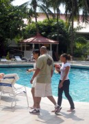 Рианна (Rihanna) Jamaican Poolside Candids. - 7xHQ E59237355289915