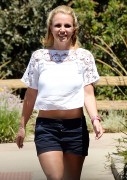 Бритни Спирс (Britney Spears) Has lunch at Wildflour Bakery & Cafe in Thousand Oaks, 22.08.2014 - 33xHQ 192186356856958