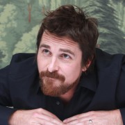 Кристиан Бэйл (Christian Bale) 'American Hustle' press conference (New York, 06.12.2013) Cd1ff9356887888