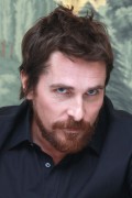 Кристиан Бэйл (Christian Bale) 'American Hustle' press conference (New York, 06.12.2013) Cef4e0356887950