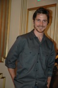 Кристиан Бэйл (Christian Bale) 'Batman Begins' Press Conference (2005) 516461356890453