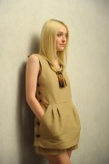 Дакота Фаннинг (Dakota Fanning) Toronto International Film Festival, Charles Leonio Portraits, Toronto, Canada 09/07/2013 - 5xHQ D31a6f357059186