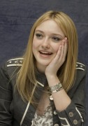 Дакота Фаннинг (Dakota Fanning) "The Runaways" press conference (Luxe hotel, Sunset Boulevard in Los Angeles, 2010-03-11) E9d228357066911