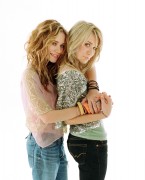 Мэри-Кейт Олсен и Эшли Олсен (Ashley, Mary-Kate Olsen) New York Minute Promoshoot 2004 - 39xHQ 105495358551810