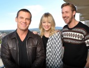 Эмма Стоун, Райан Гослинг, Джош Бролин (Ryan Gosling, Josh Brolin, Emma Stone) Portraits at a Photo Call for 'Gangster Squad', 2012 - 7xHQ 6caabd358551970