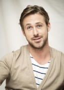 Райан Гослинг (Ryan Gosling) Crazy, Stupid, Love press conference (New York, 19.07.2011) (8xHQ) 72aea7358558537