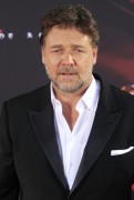 Расселл Кроу (Russell Crowe) Man of Steel (El Hombre de Acero) premiere at the Capitol cinema in Madrid, 17.06.13 (46xHQ) D4994d358749599
